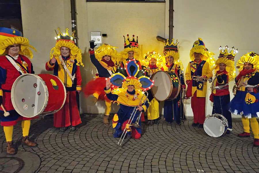 Fasnachtsgruppe «Alles geteilt durch 13», Katzenmusikgesellschaft Altdorf/Uri.